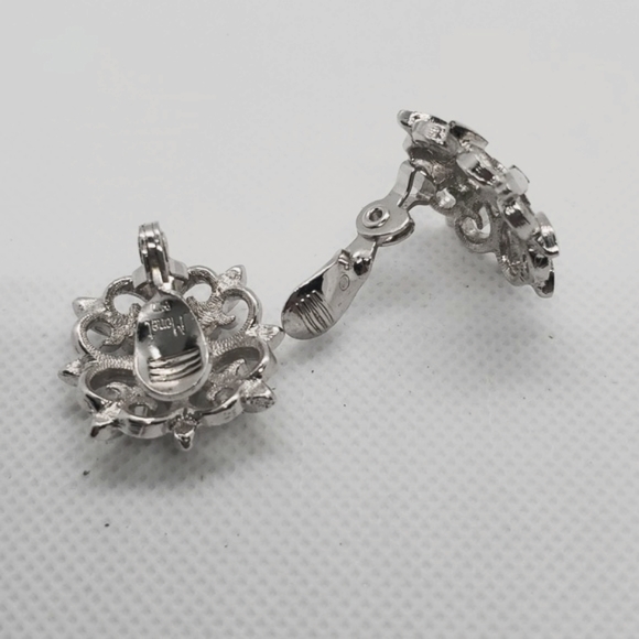 Vintage Monet Filigree Silver Toned Clip Earrings - Picture 2 of 4